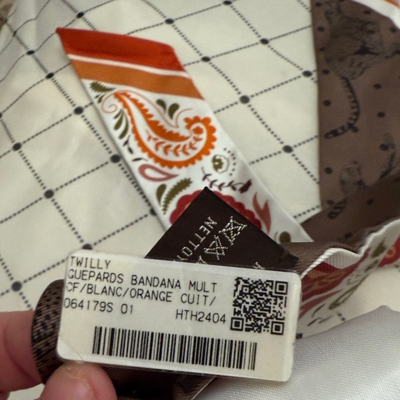 Pre owned Hermes Orange Garden Party MM tote with Hermes silk twilly - Picture 16 of 16